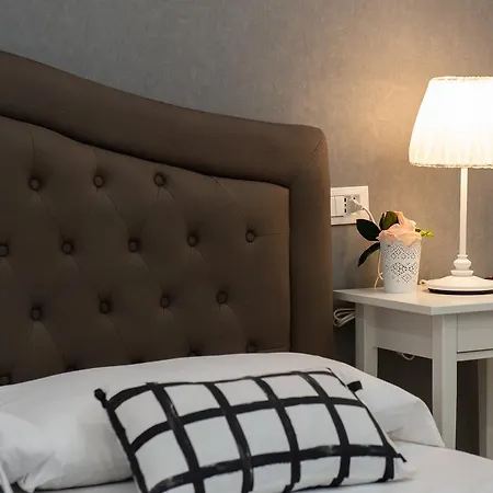 Domus St. John * Roma